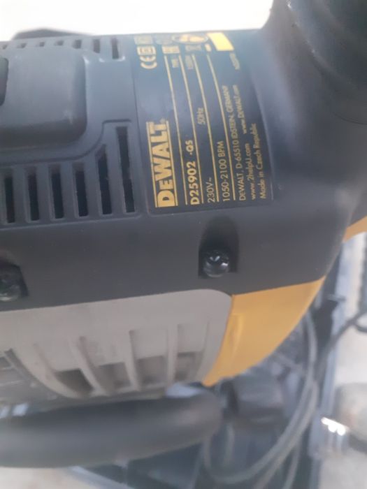 Dewalt otboyniy molotok