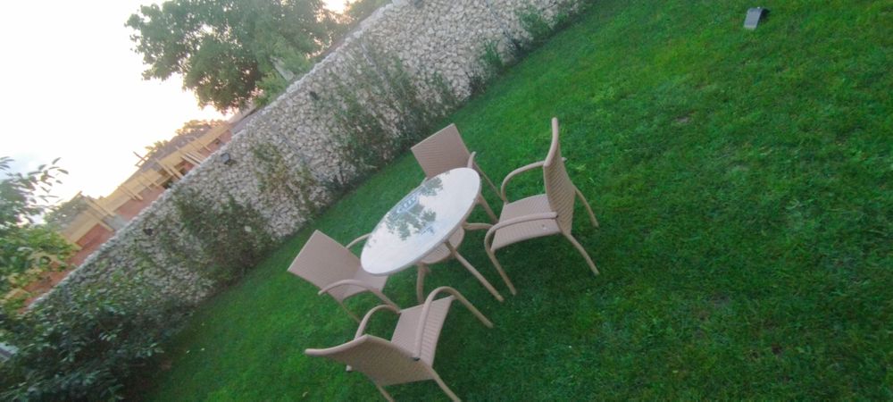 Masa 1,05 rotunda și 4 scaune ratan