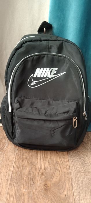 Продам школьную сумку