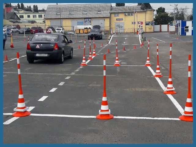 Русский  Инструктор  по автовождение.