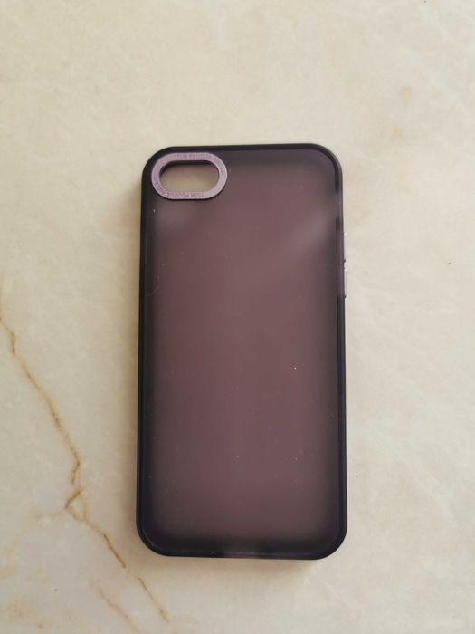 Кейсове за iPhone SE 2020