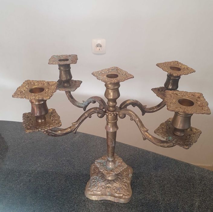 Старинни медни свещеници