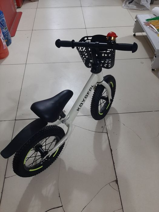Продам новый детский беговел