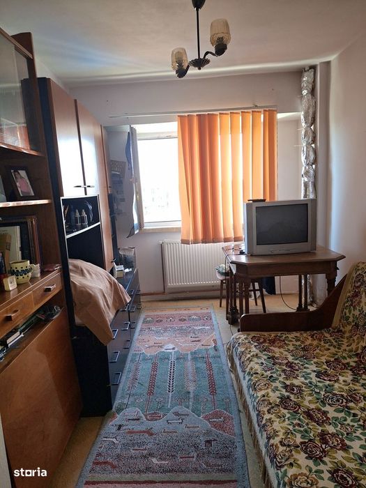 Apartament 4 camere Rovine