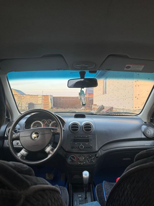 Машина Шевроле продам