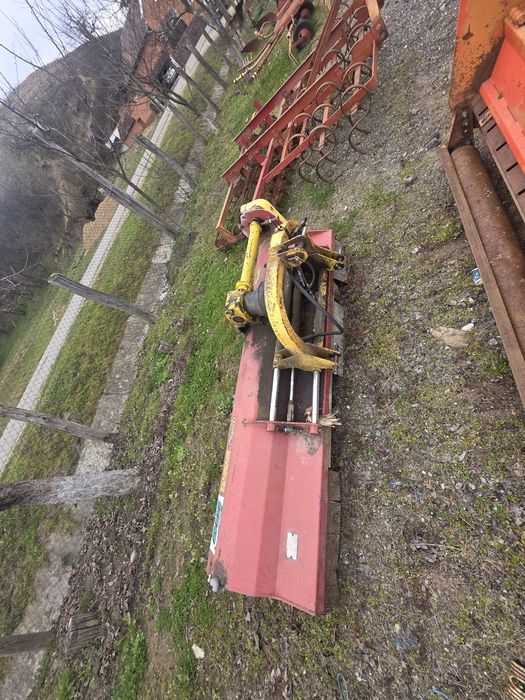 Tocatoare resturi vegetale in tiranti la tractor INO 2.2M hidraulică