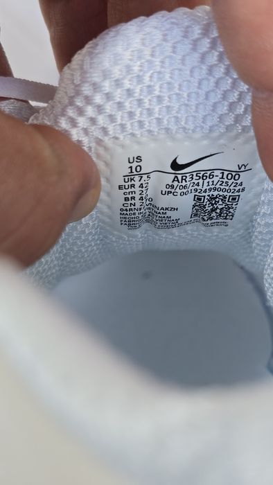 Чисто нови маратонки Nike Shox TL