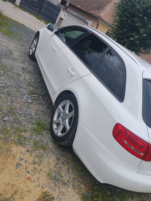 Vând Audi A4 B8.