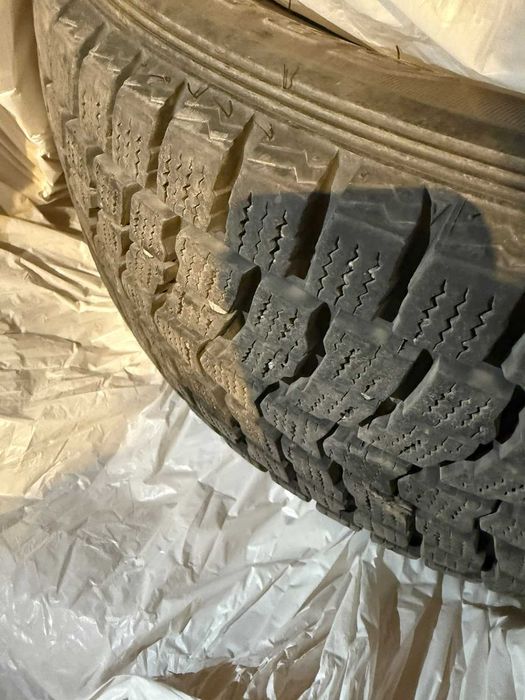 Комплект зимних шин DUNLOP