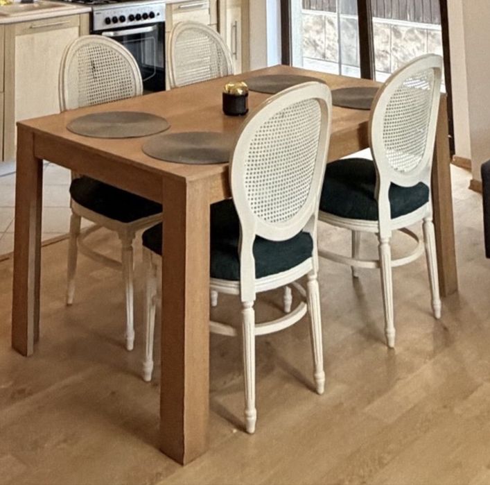 Mobilier de vanzare. Pat+saltea, comoda, masa dining, canapea