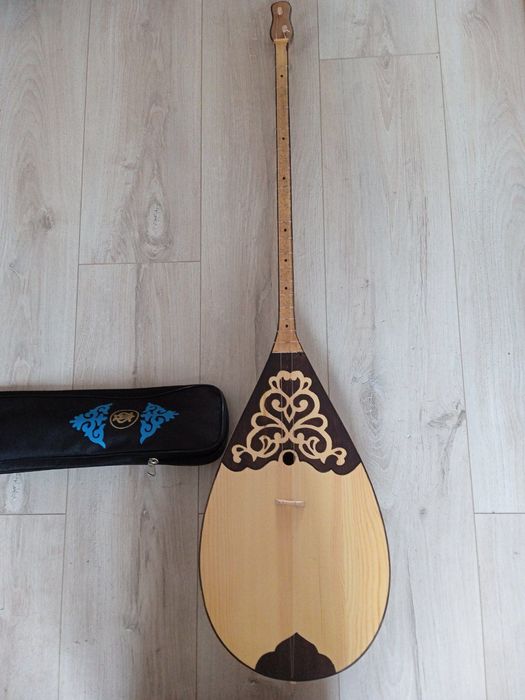 Домра в отличном состоянии