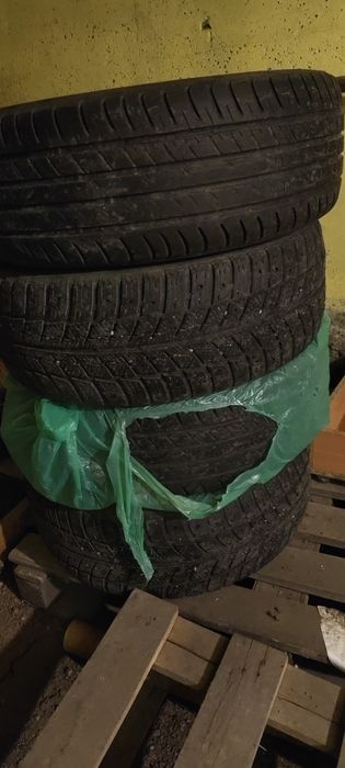 Шины 215/55 R17.