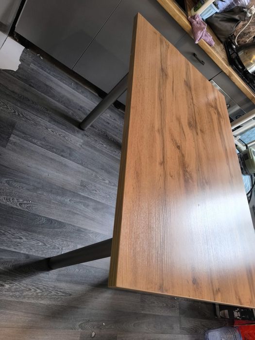 Продам кухонный стол б/у