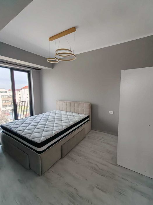 inchiriez apartament 2 camere+50 mp terasa