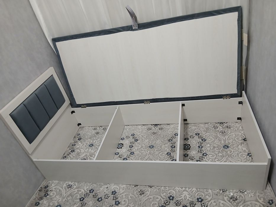 Kravat sunduk skitka krovat