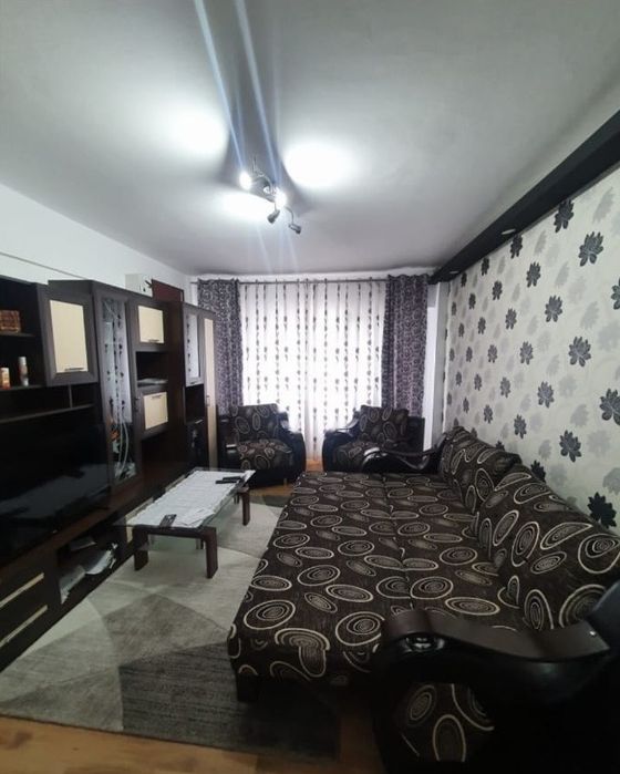 Proprietar Inchiriez apartament cu 2 camere cu parcare privata zona intre lacuri