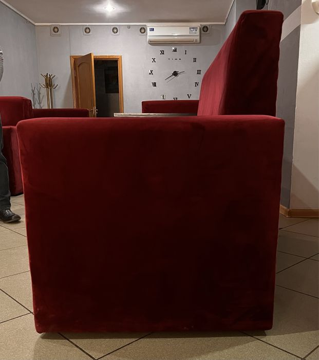 Продам четыре дивана