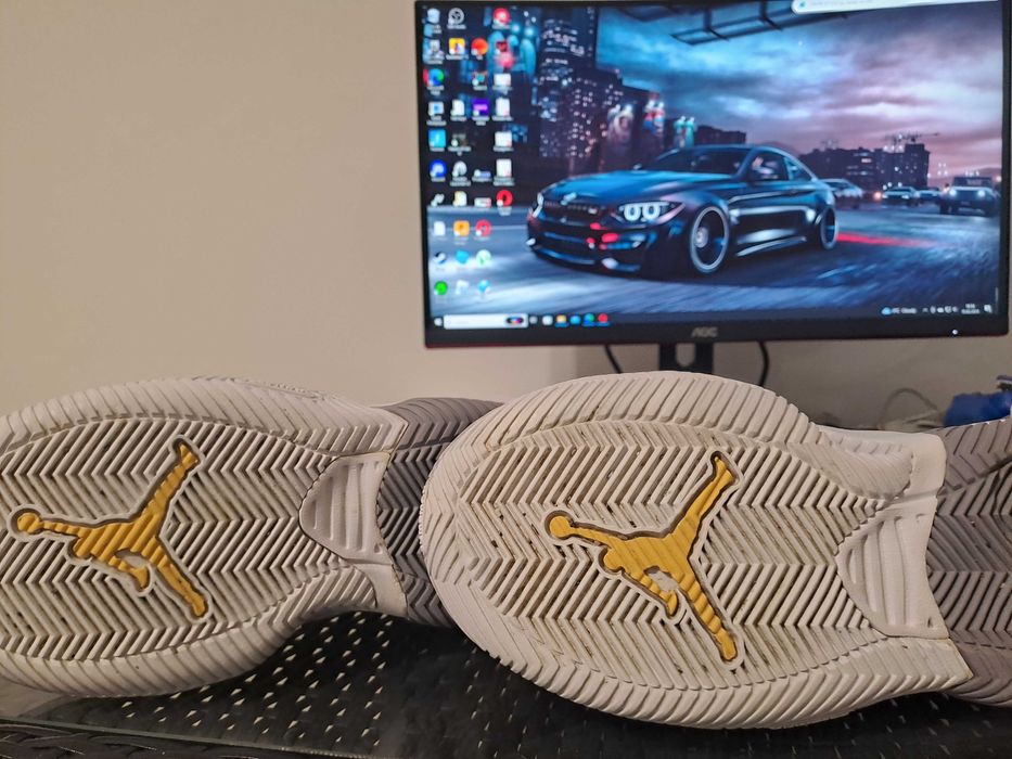 Jordan stay loyal 2 marime 35,5