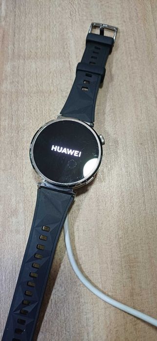 Смарт часовник huawei