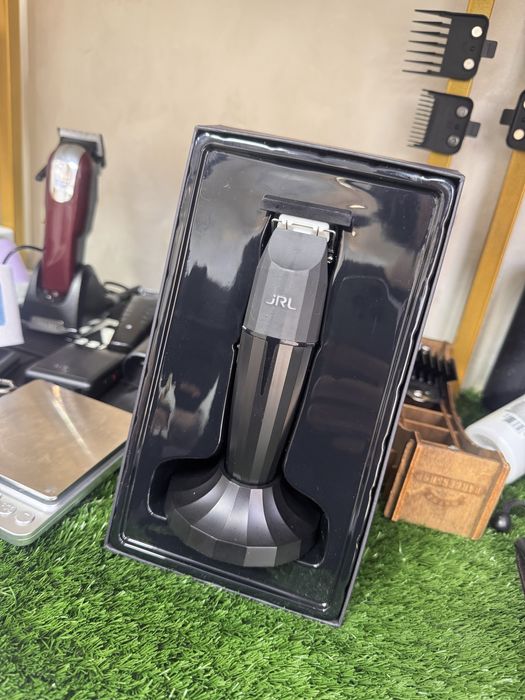 Продам машинку для стрижек JRL ONYX