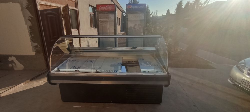 Xoladilnik vitrina