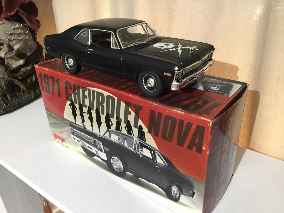 Macheta scara 1:18 Chevrolet Nova