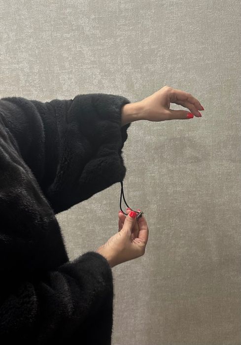 норковая шуба цвета графит