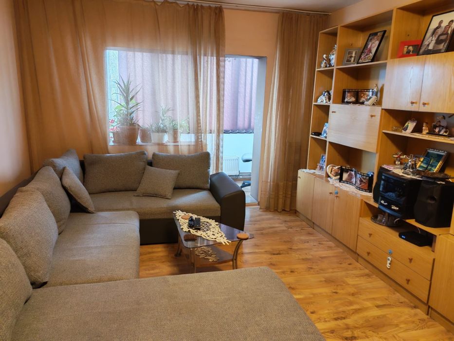 Vand apartament 3 camere  zona Soarelui Timisoara 120.000€