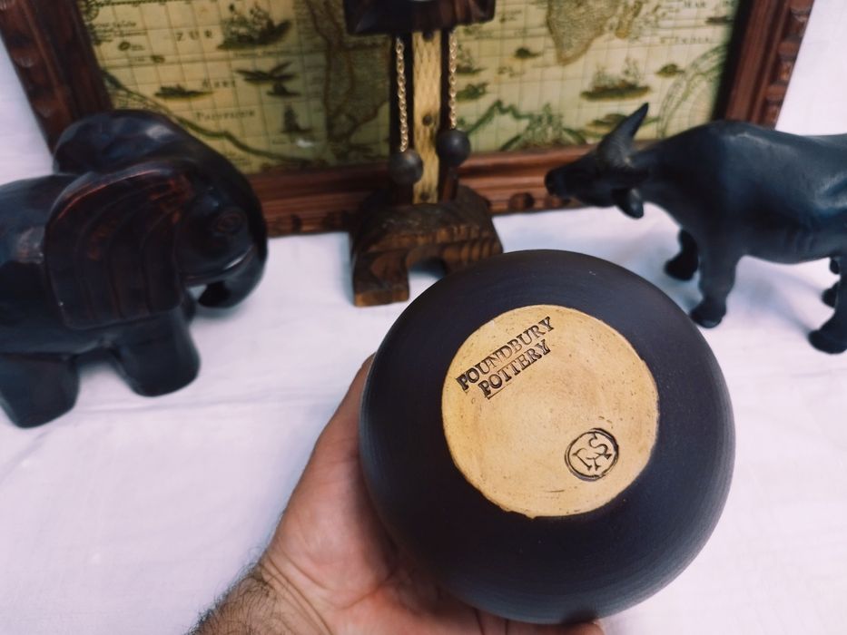 Lot tablou harta lumii și figurine din rășină acrilică elefant, bivol colectia Leonardo, barometru din lemn și vază pt betigașe parfumate.