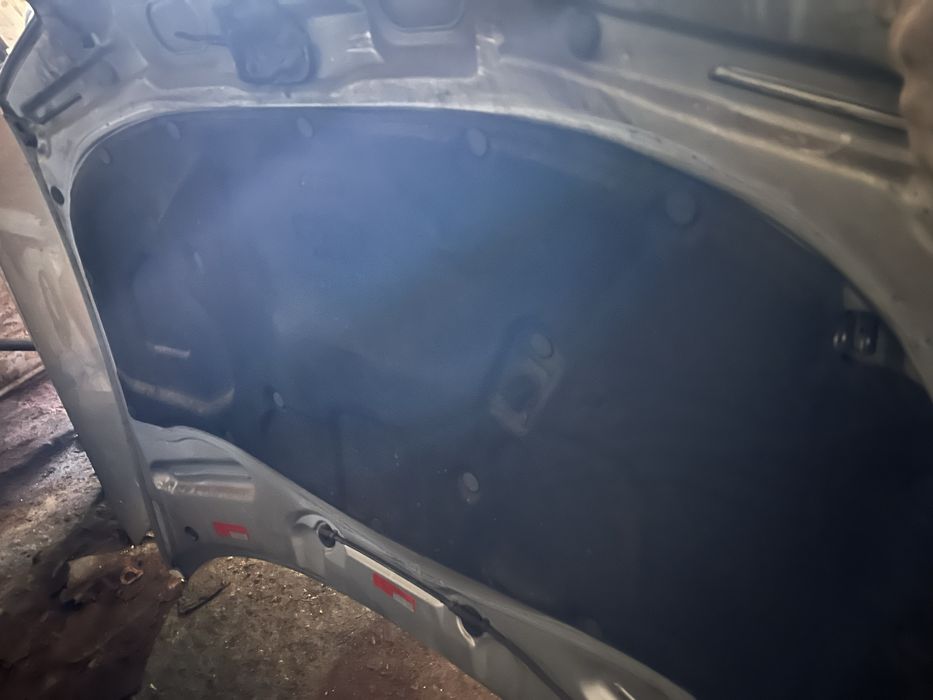 Продам капот на Ауди а4 б5