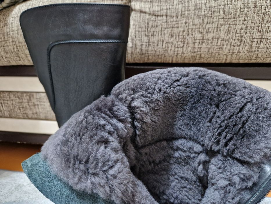 Продаётся женские сапоги