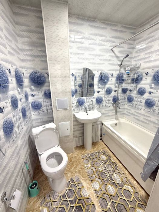 Сдается 2 х комнатная квартира на 3 этаже Крытый рынок 500 $