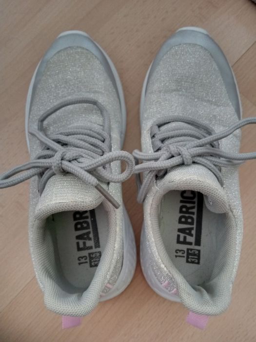 Лот от маратонки