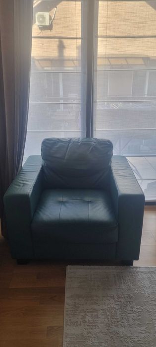 Vând fotoliu mobexpert, piele ecologica, stare excelenta, dimensiuni : h36x86x90cm