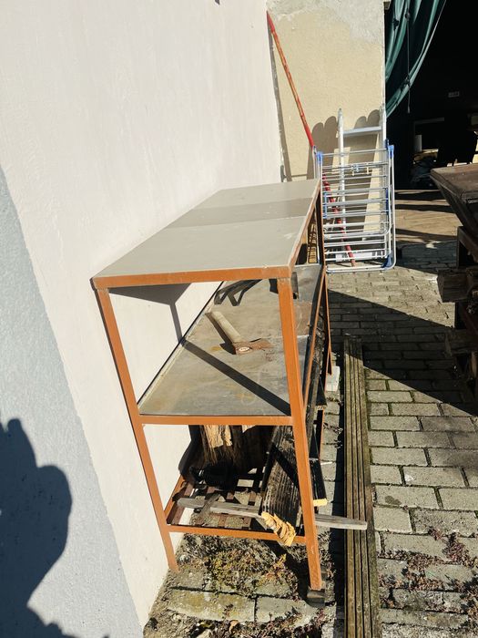 Suport din fier cu placi gresie, f solid