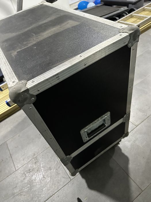 Vand 2 Boxe Active petrecere 1000 wati fiecare - Electro Voice ELX112P