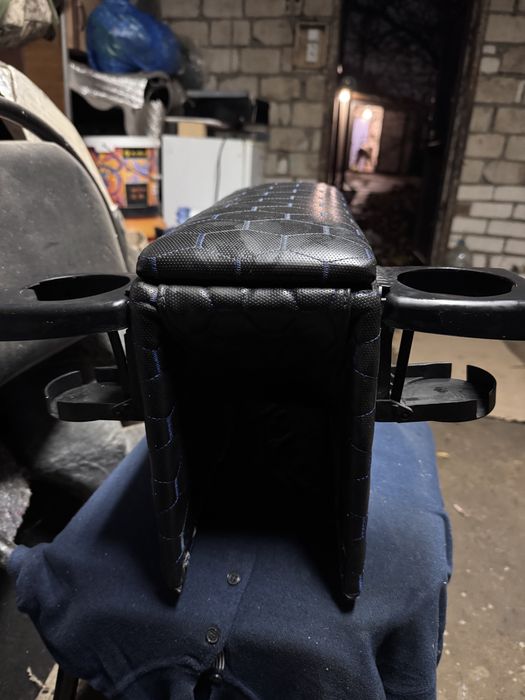 Продам подлакотник на пасат