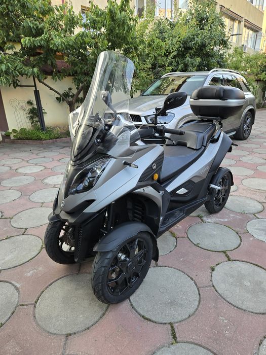 Maxi scuter Qooder quadro , piaggio mp3, yamaha tricity , categoria B