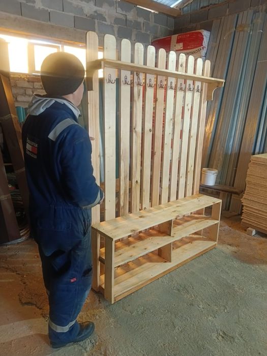 Продам вешалка срочно