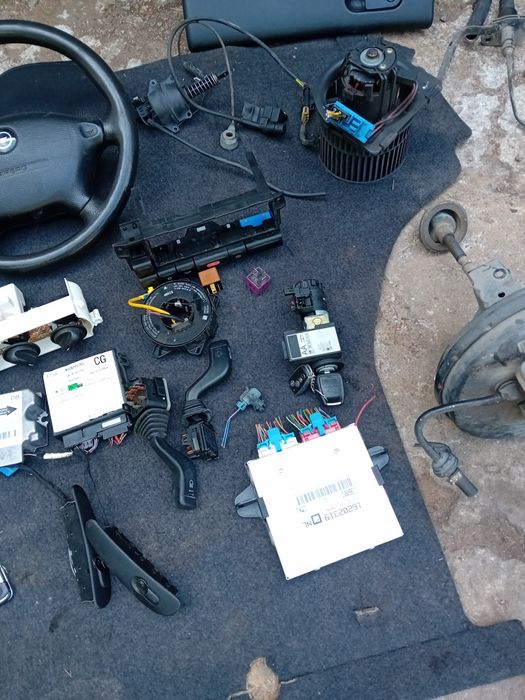 Продавам на части от Опел вектра Б 1.6 16в101кс екотек