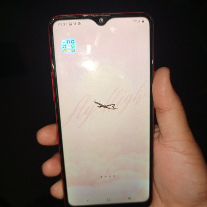 Смартфон сатылады