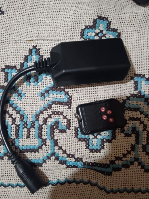 Vând proiector par led plus mașină fum