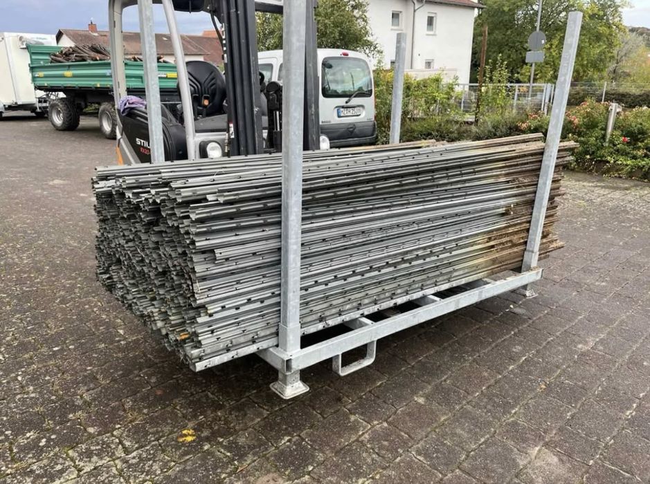 Stalpi zincati pentru gard