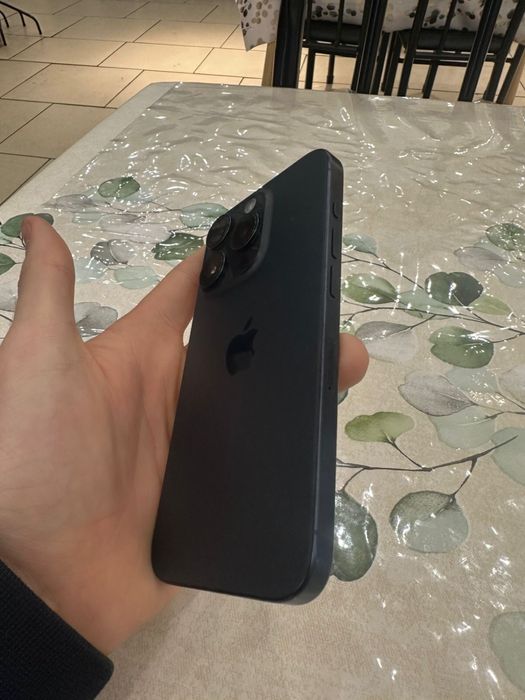 Продам айфон 15 про 256гб