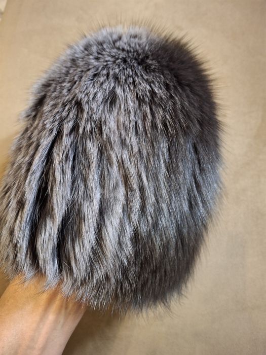 Меховая вязанная шапка