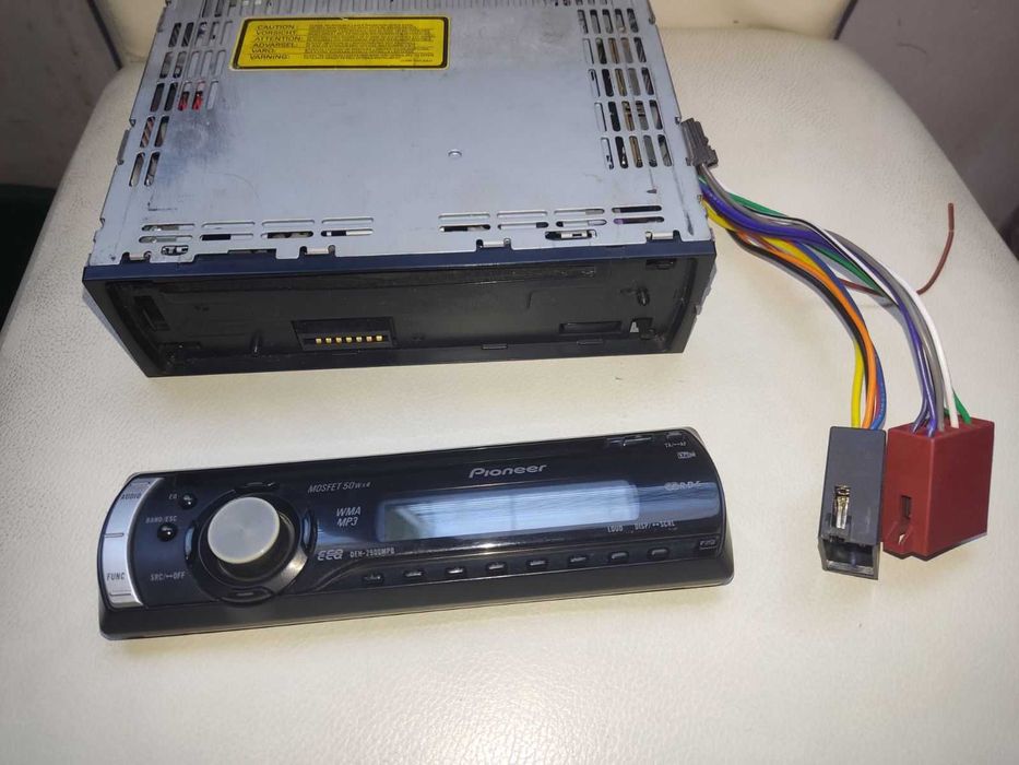 Перфектен CD Pioneer 4x50 mp3 DEH-2900MPB