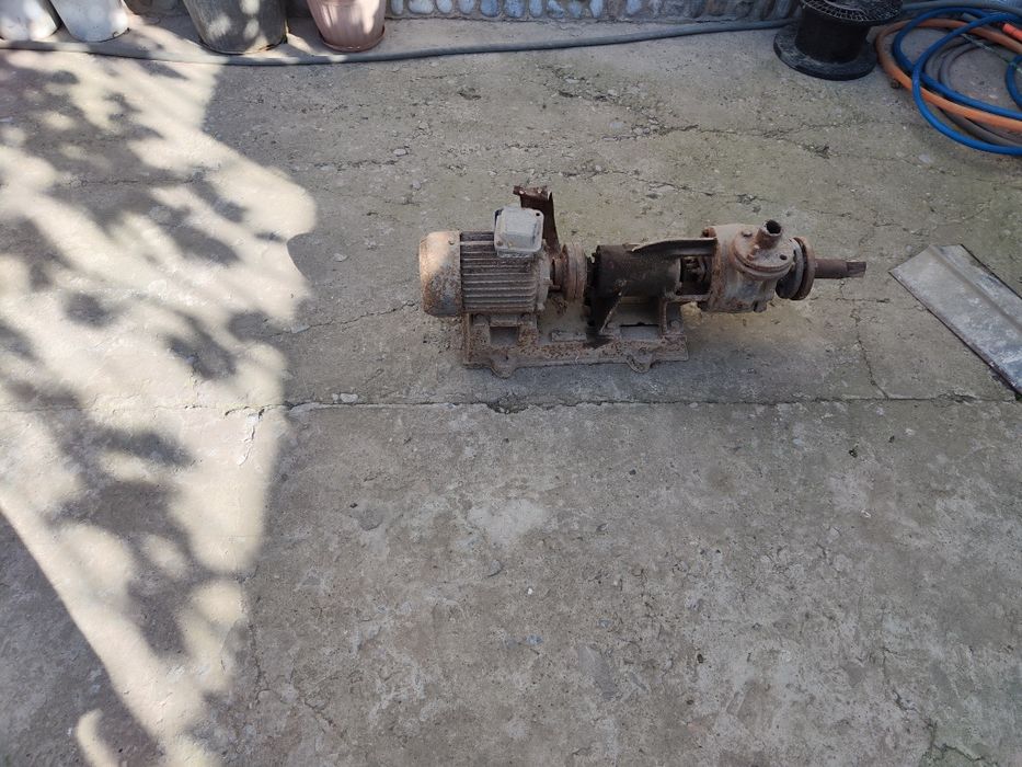 Водяной насос в рабочем состоянии