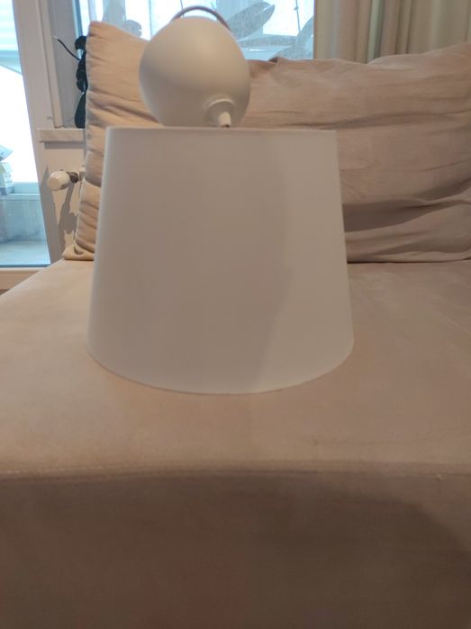 Лампа за детска стая с дистанционно и крушка със сменащи цветове