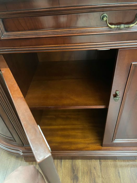 Комод и журнальный стол