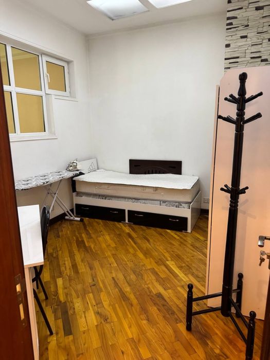 Госпитальный базар 3/7/9продам  без ремонта